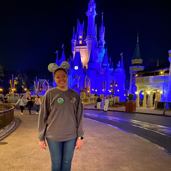 Meet The Posher, Lydia - Picture 2 of 3